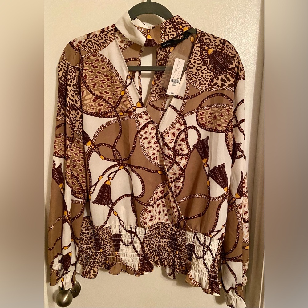 **NEW** Mock Neck Wrap Shirt NY&CO